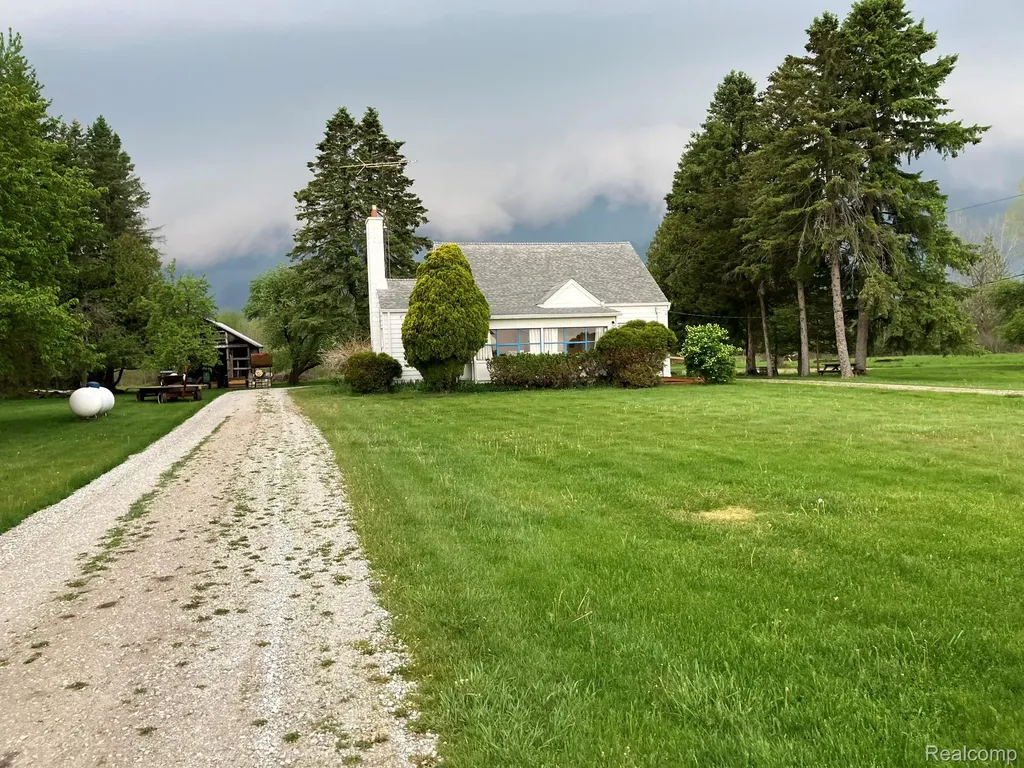 5893 Cribbins Road Kenockee Township MI 48006