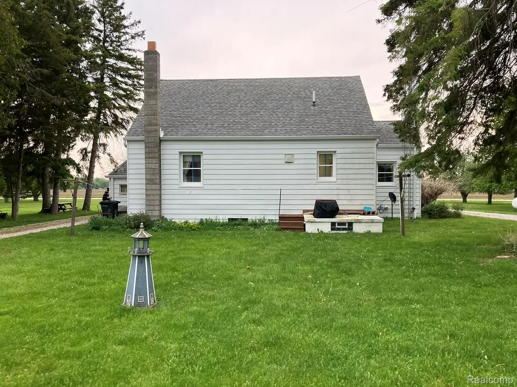 5893 Cribbins Road Kenockee Township MI 48006