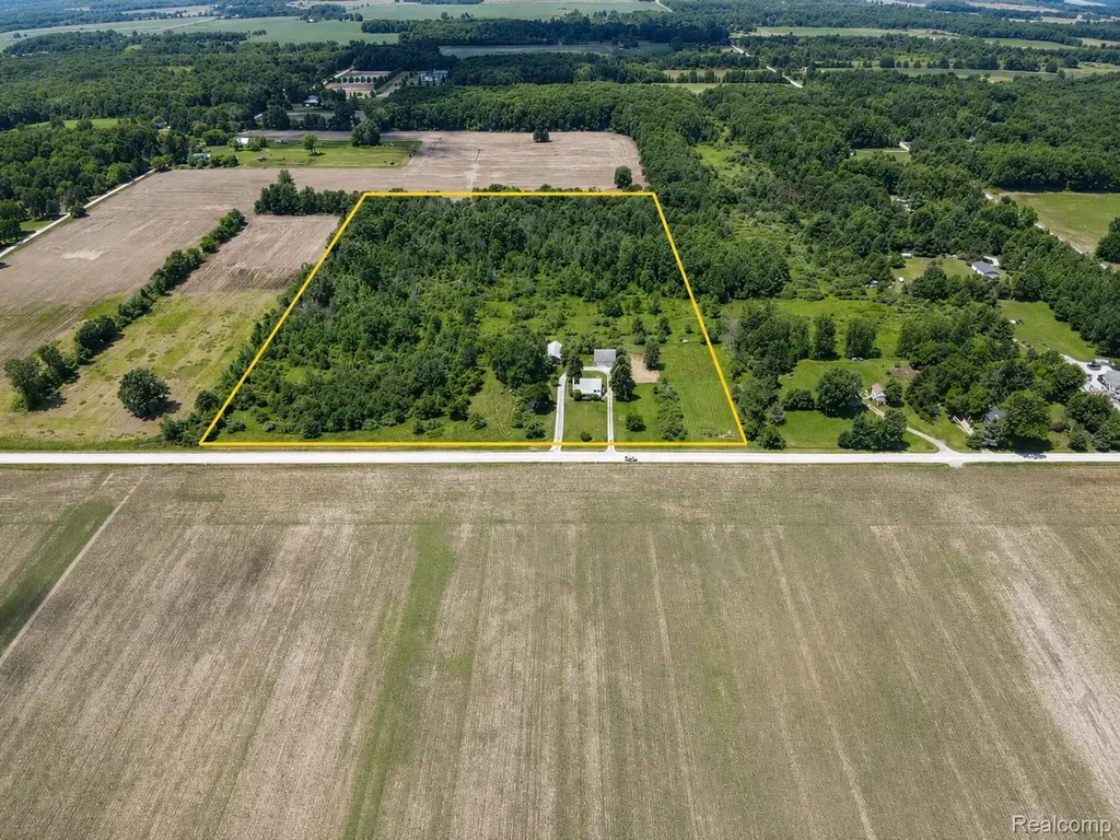 5893 Cribbins Road Kenockee Township MI 48006