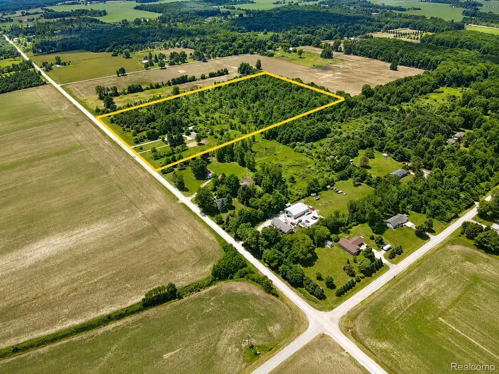 5893 Cribbins Road Kenockee Township MI 48006