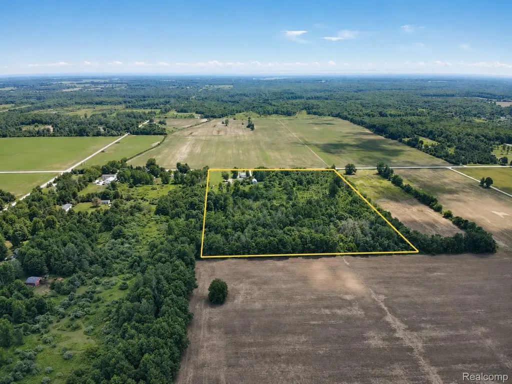 5893 Cribbins Road Kenockee Township MI 48006