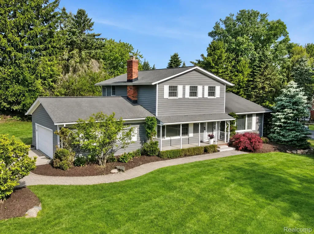 5330 Aintree Road Oakland Charter Township MI 48306