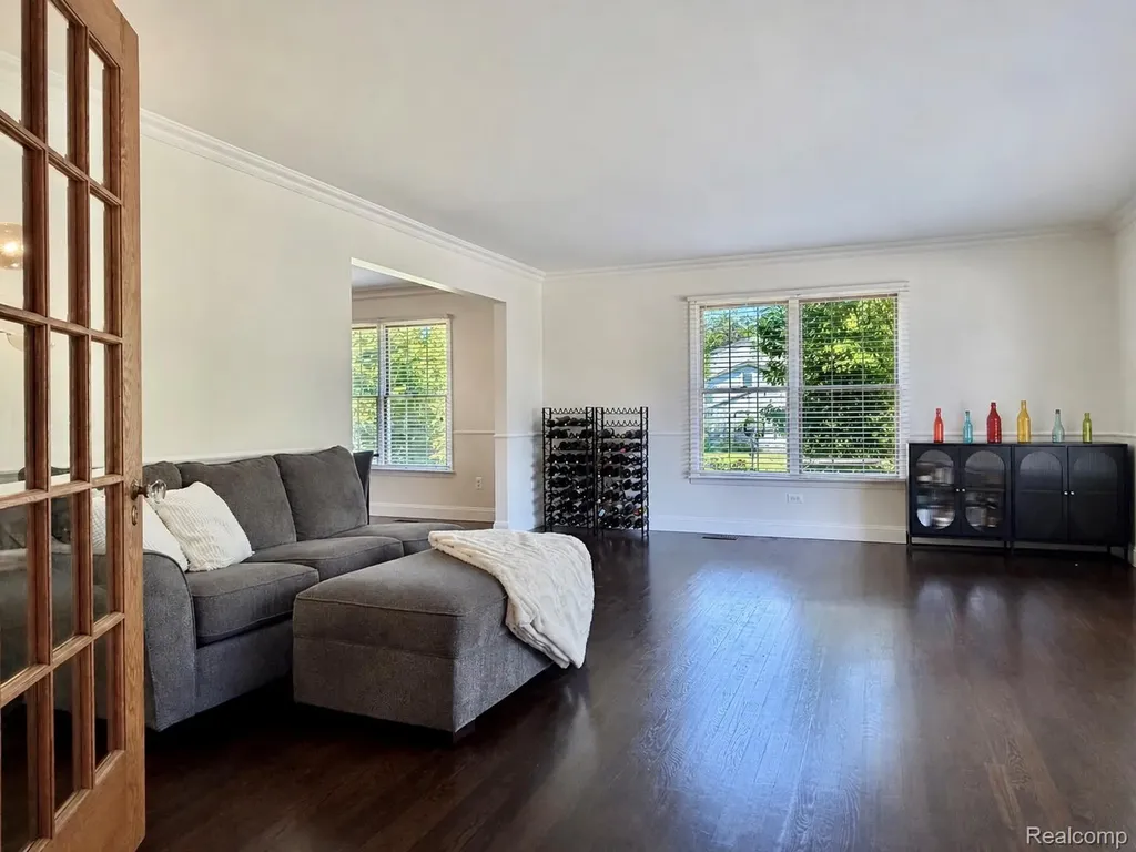 5330 Aintree Road Oakland Charter Township MI 48306