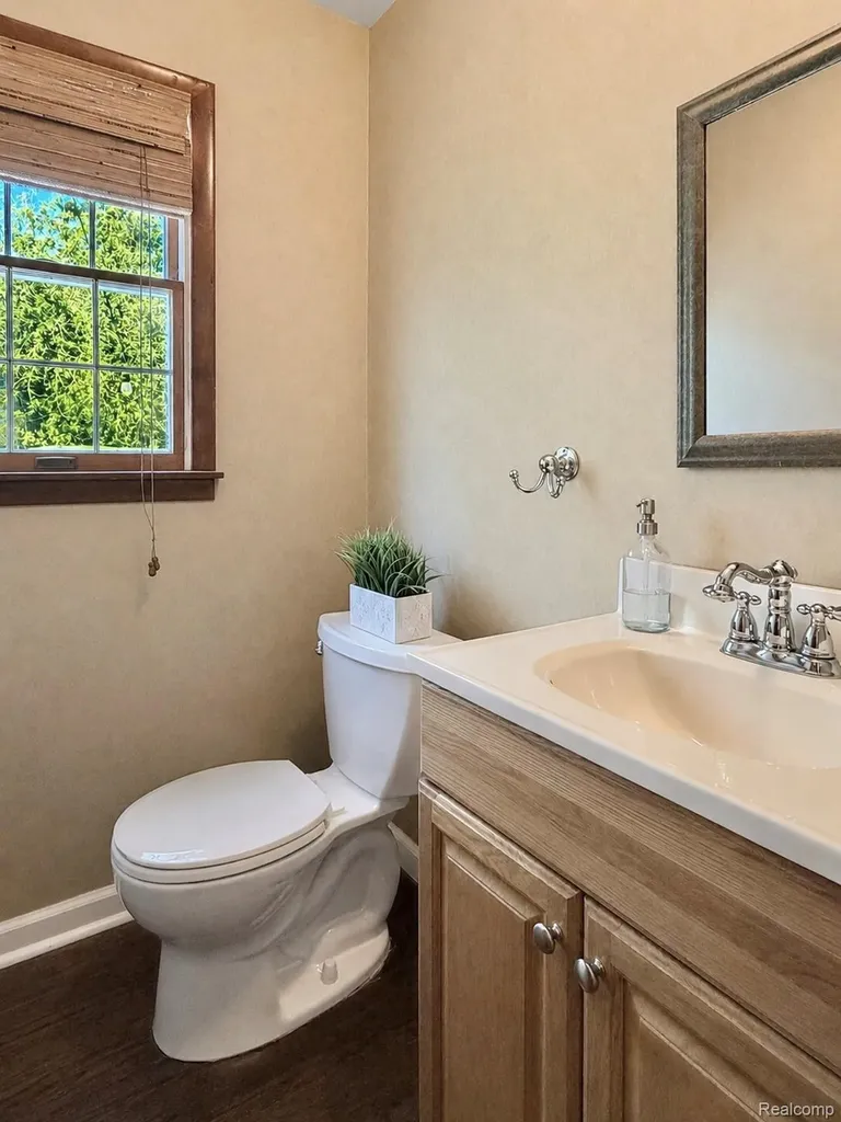 5330 Aintree Road Oakland Charter Township MI 48306