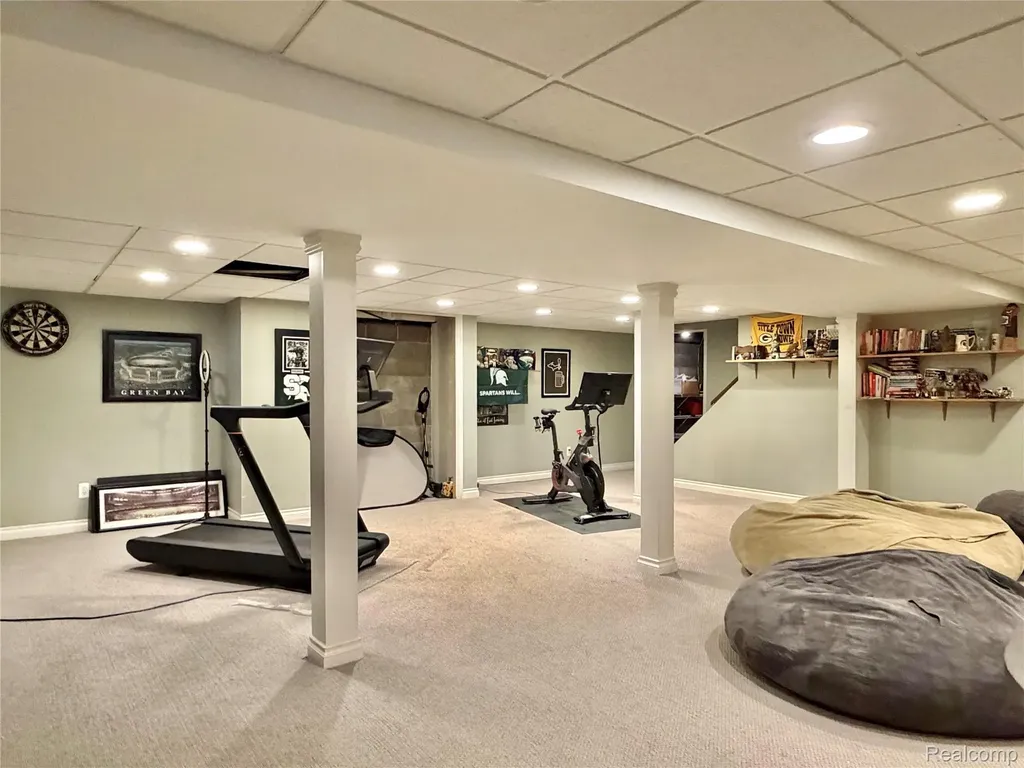 5330 Aintree Road Oakland Charter Township MI 48306