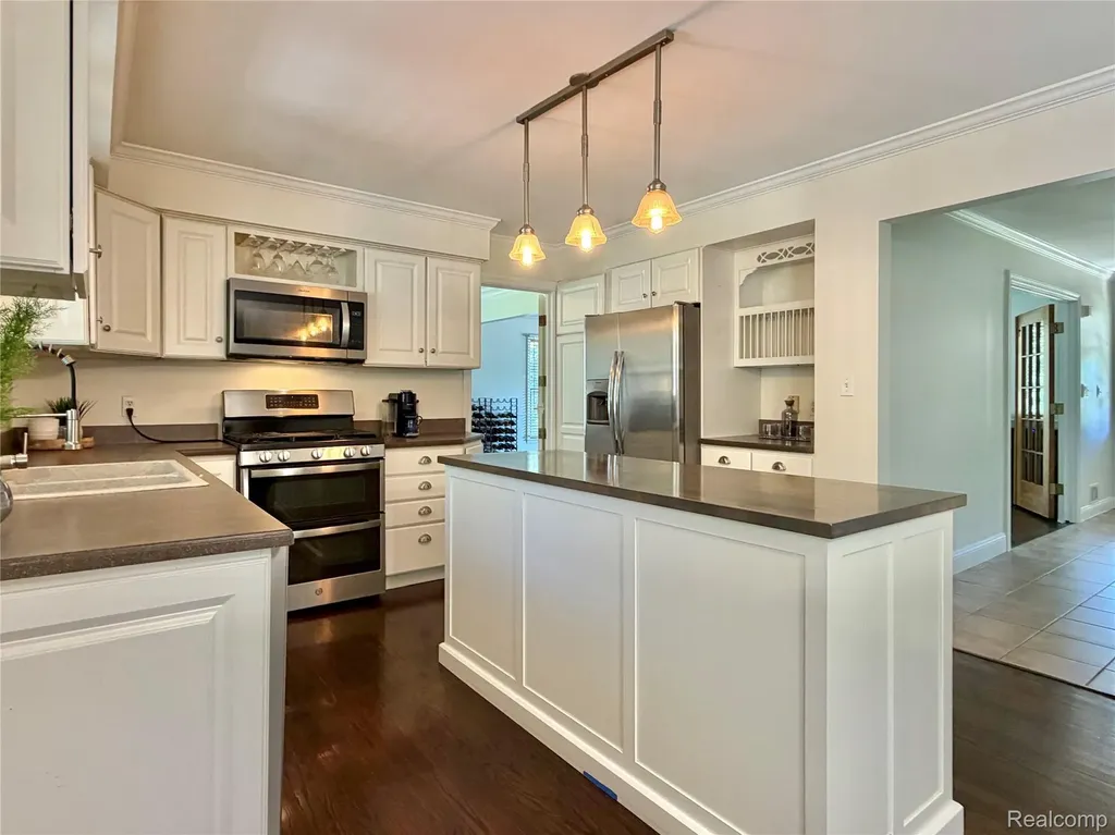 5330 Aintree Road Oakland Charter Township MI 48306