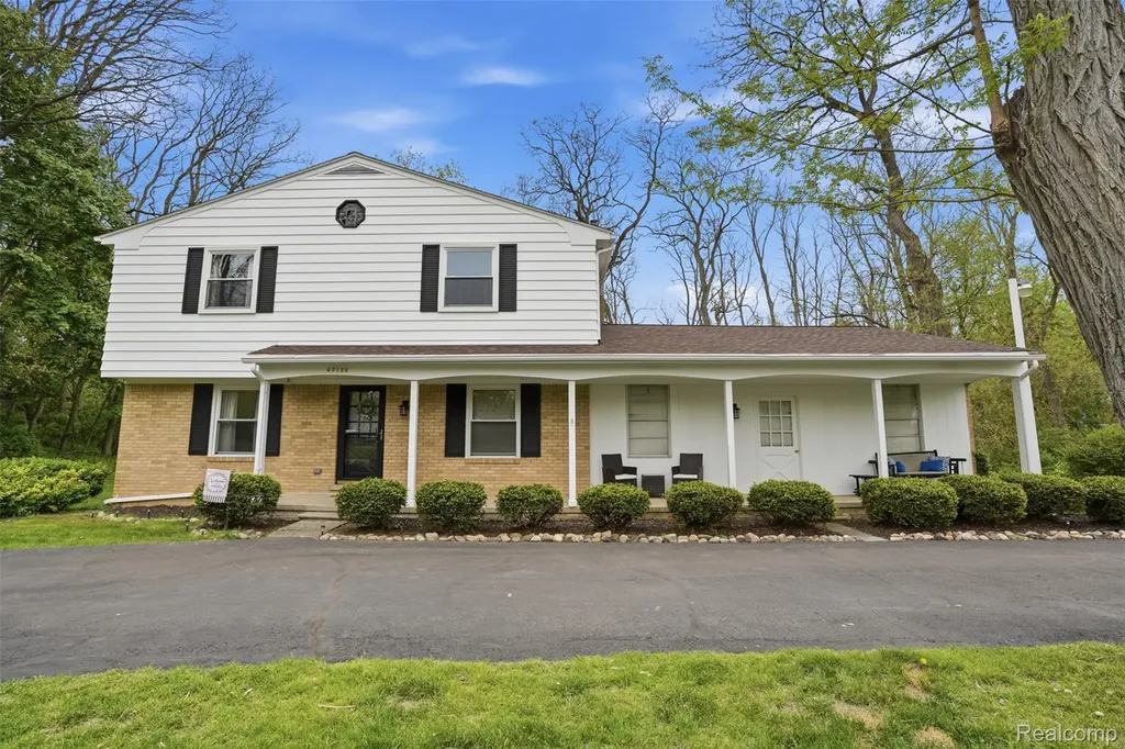 47129 Dunsany Road Northville City MI 48167