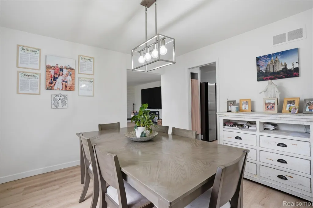 47129 Dunsany Road Northville City MI 48167