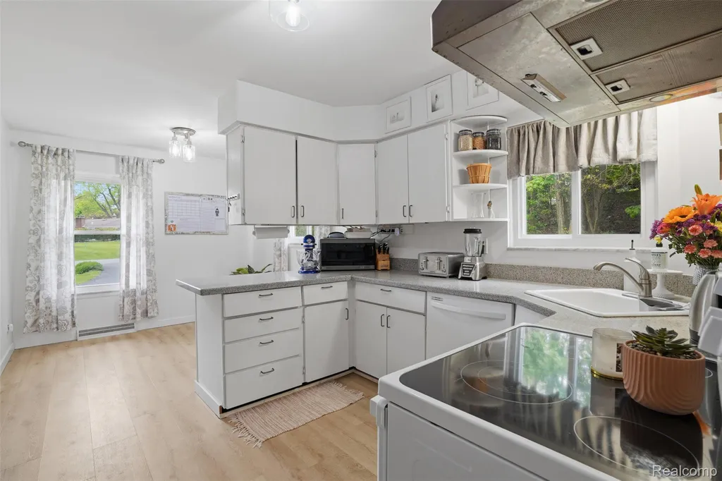 47129 Dunsany Road Northville City MI 48167