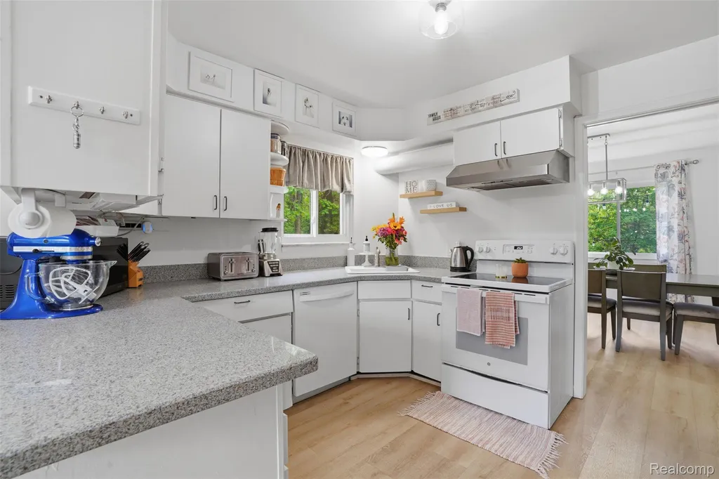 47129 Dunsany Road Northville City MI 48167
