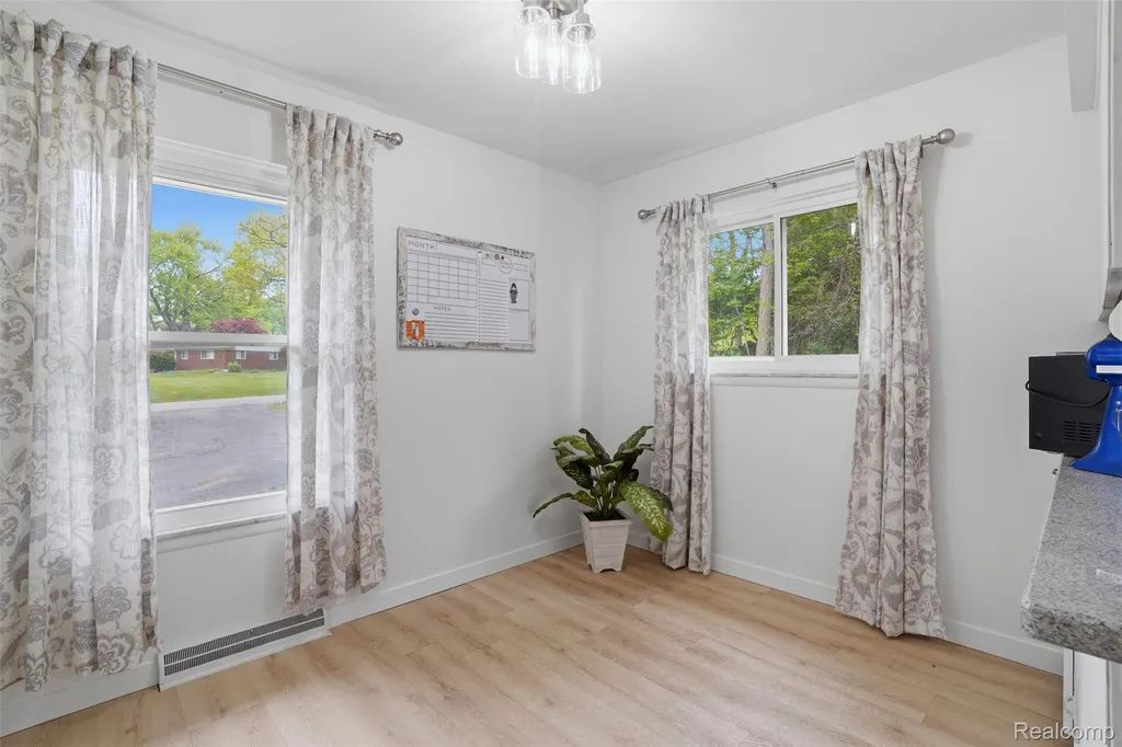 47129 Dunsany Road Northville City MI 48167