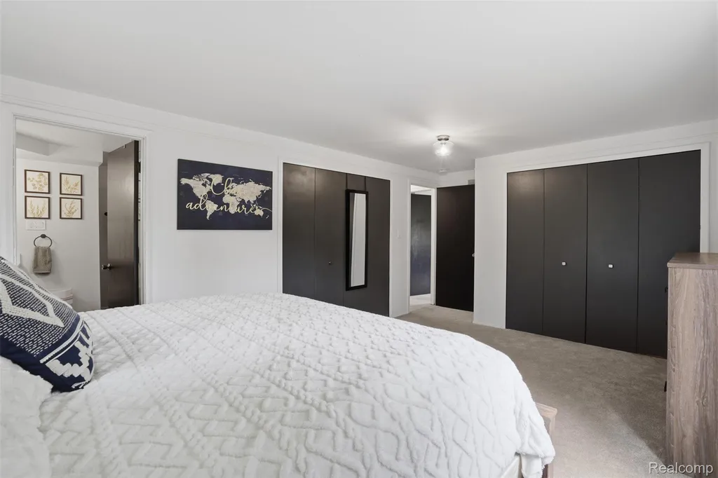 47129 Dunsany Road Northville City MI 48167