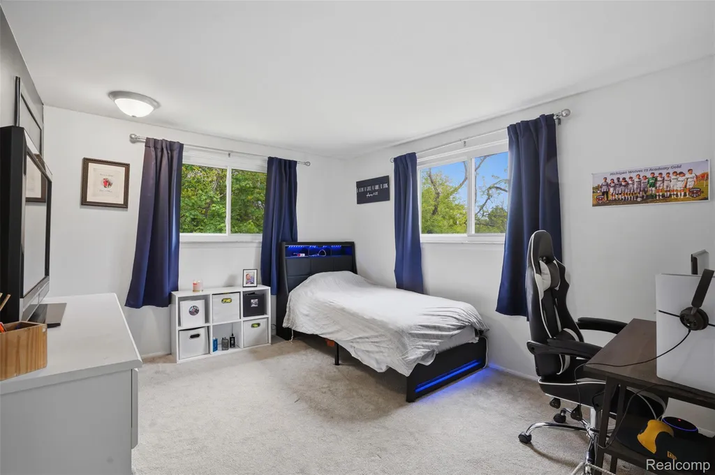 47129 Dunsany Road Northville City MI 48167