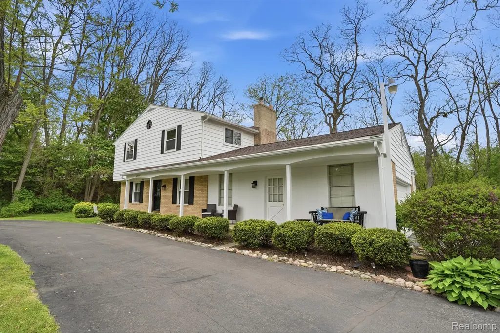 47129 Dunsany Road Northville City MI 48167