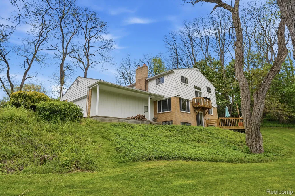 47129 Dunsany Road Northville City MI 48167