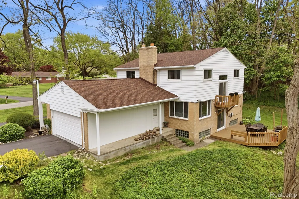 47129 Dunsany Road Northville City MI 48167