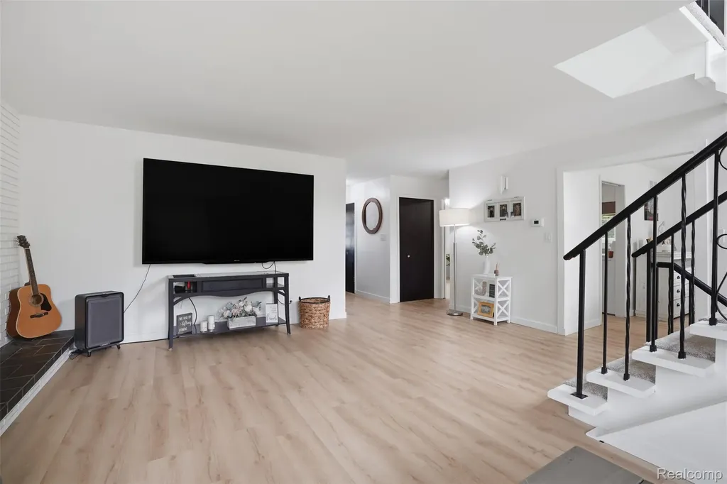 47129 Dunsany Road Northville City MI 48167