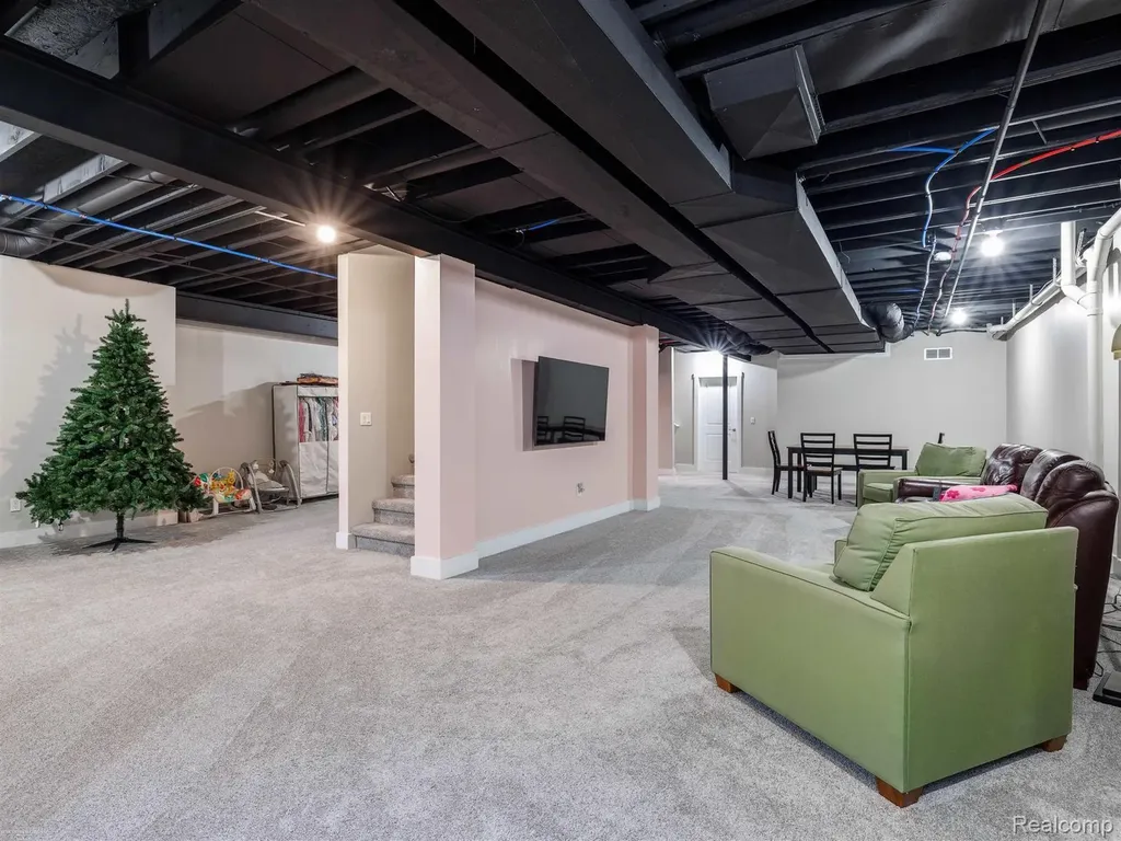 47705 Card Road Macomb Township MI 48044