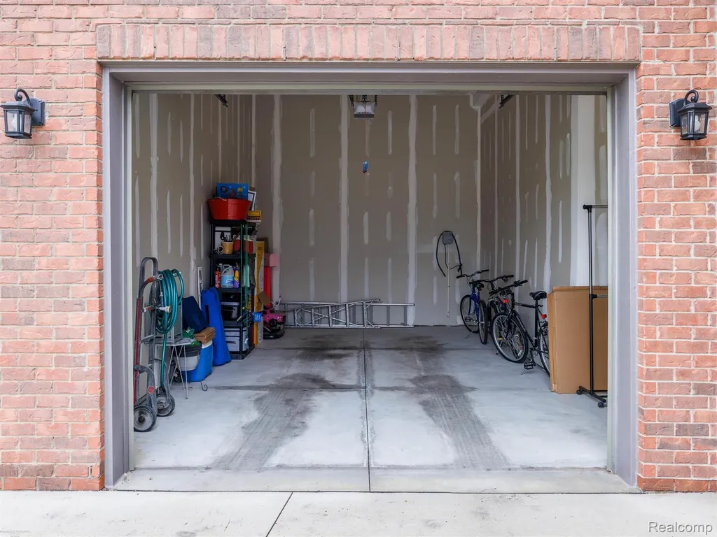47705 Card Road Macomb Township MI 48044