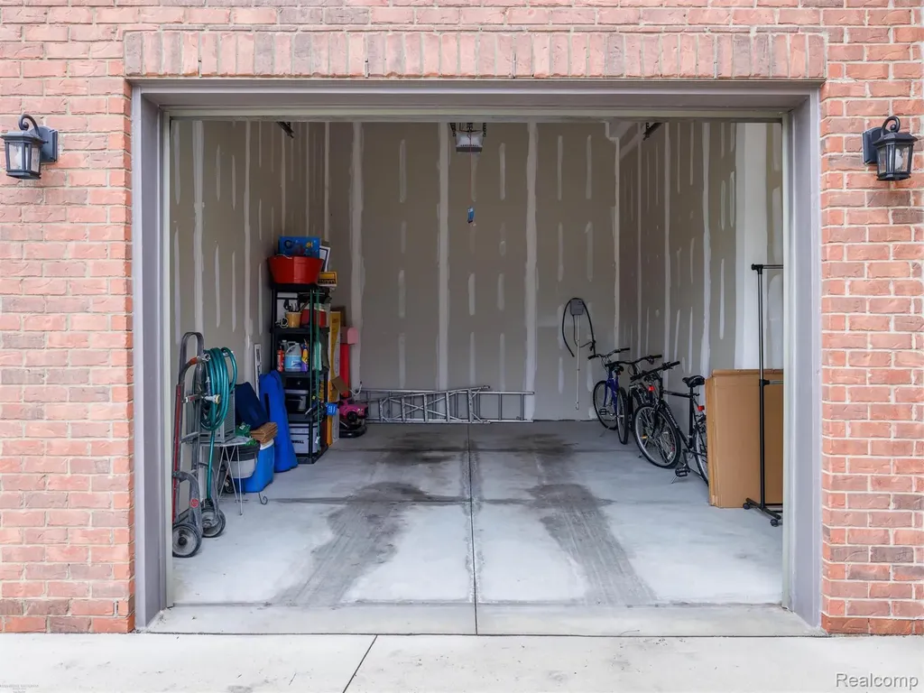 47705 Card Road Macomb Township MI 48044