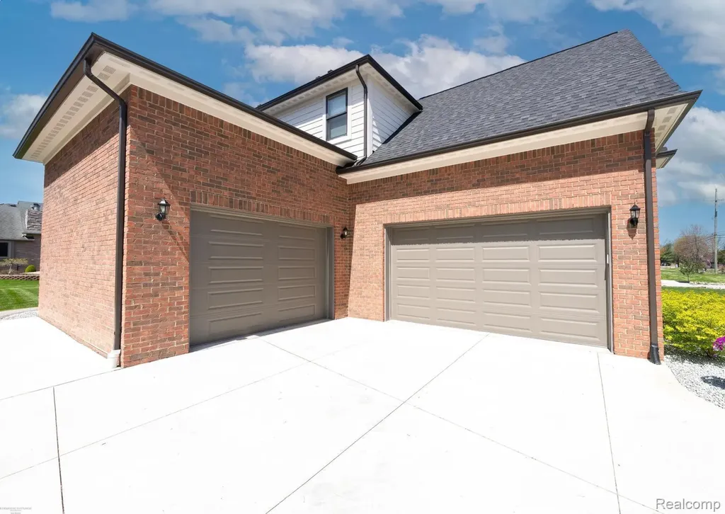47705 Card Road Macomb Township MI 48044