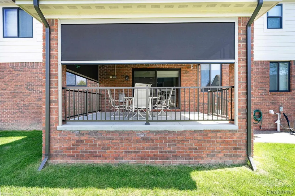 47705 Card Road Macomb Township MI 48044