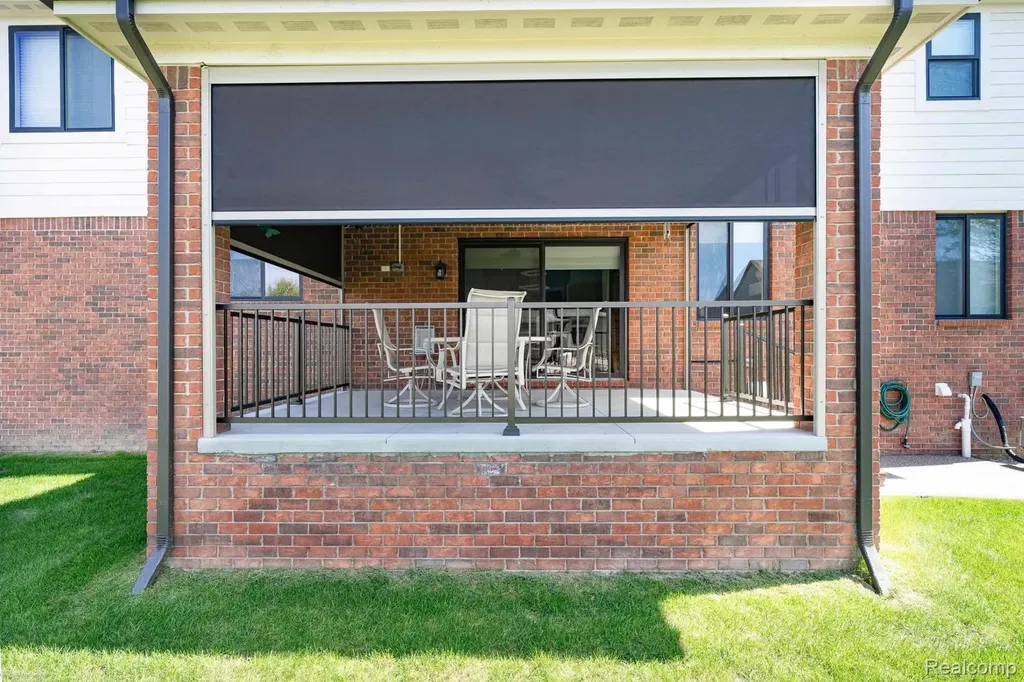 47705 Card Road Macomb Township MI 48044