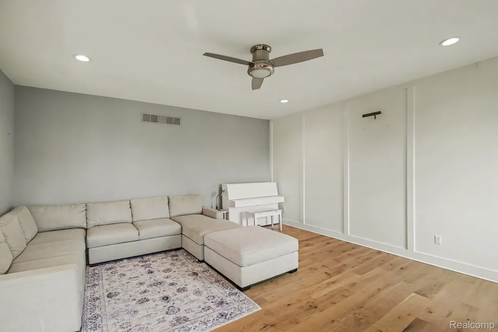 47705 Card Road Macomb Township MI 48044