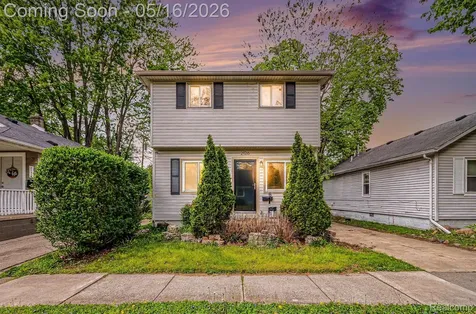 2126 Roslyn Road Grosse Pointe Woods City MI 48236