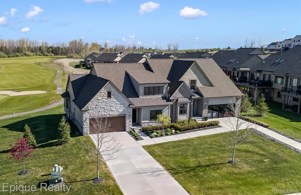 171 E Market Street Oxford Charter Township MI 48371