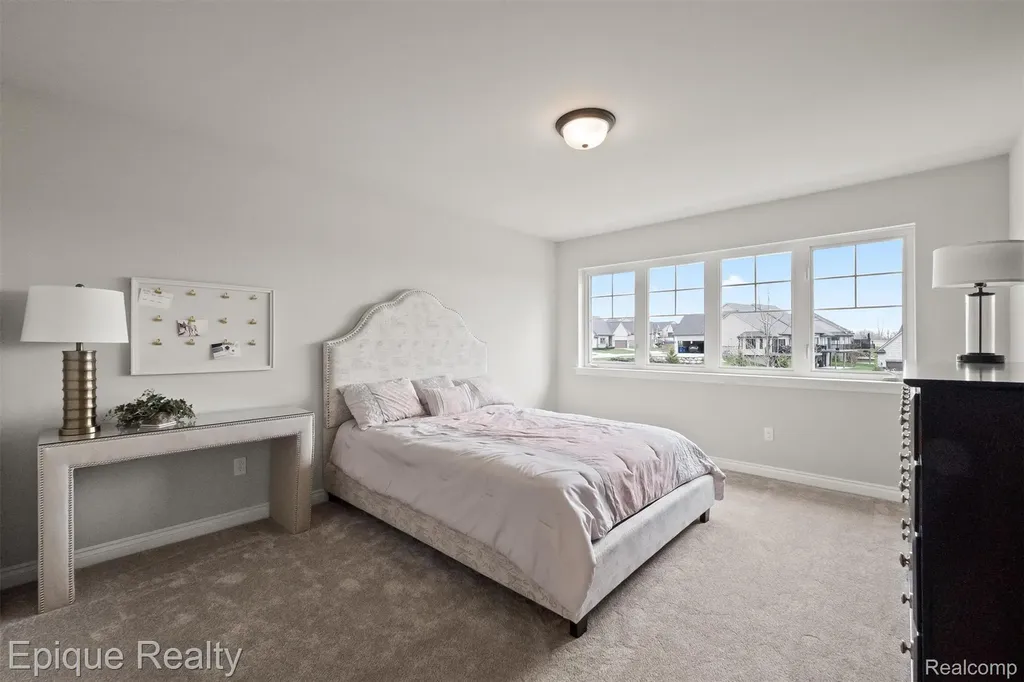 171 E Market Street Oxford Charter Township MI 48371