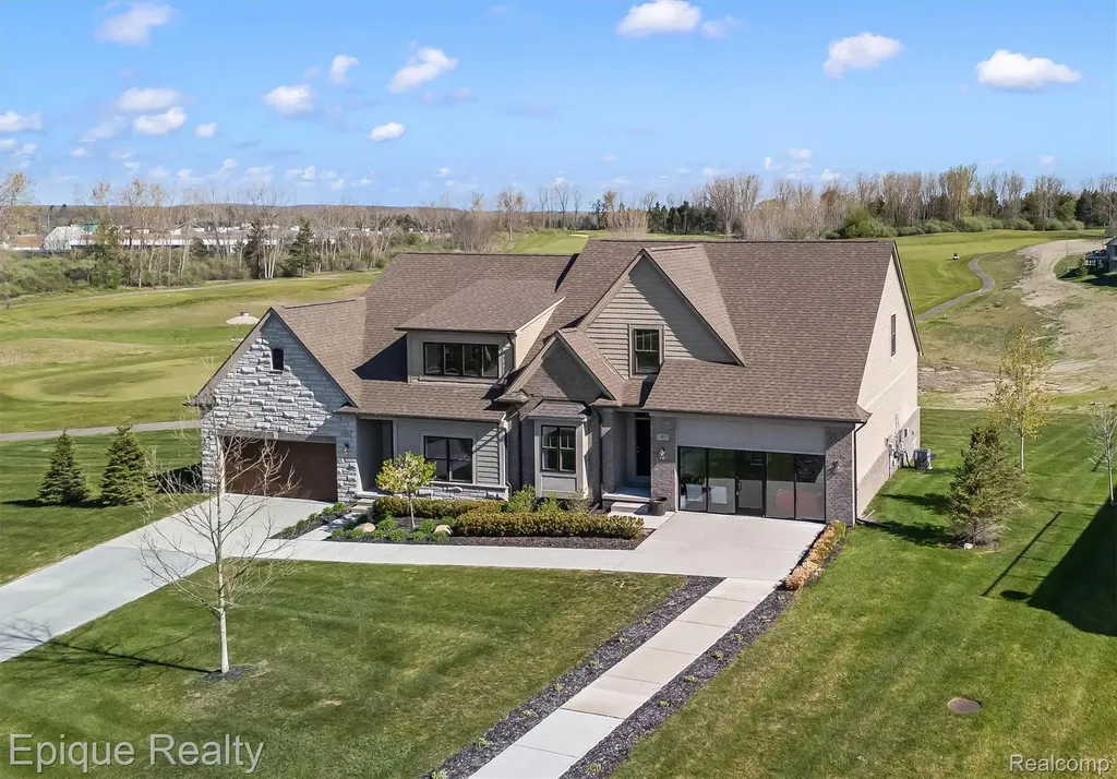 171 E Market Street Oxford Charter Township MI 48371