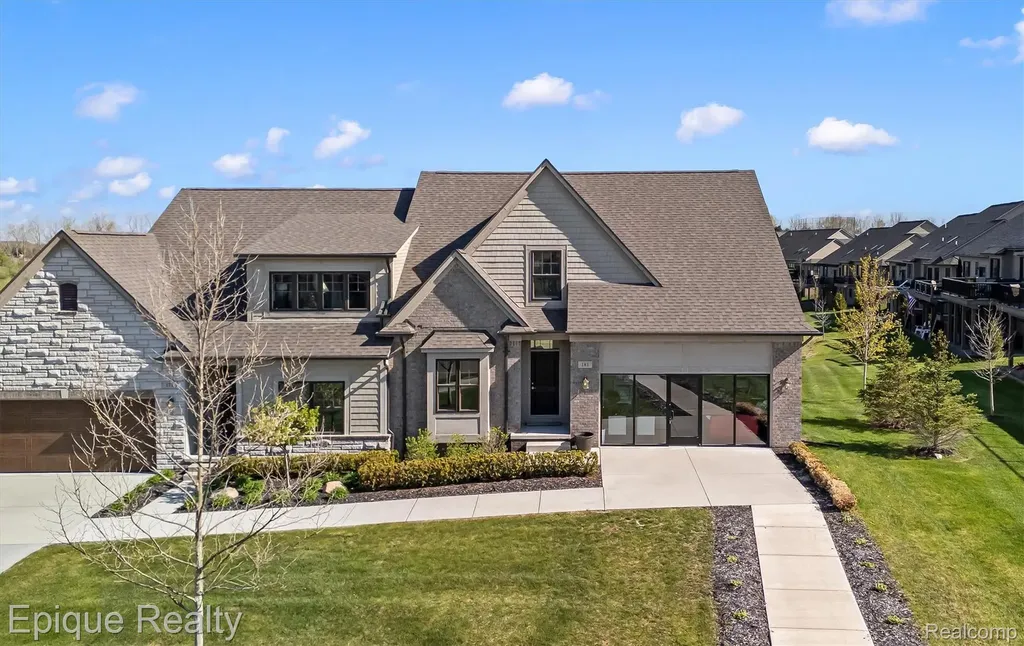 171 E Market Street Oxford Charter Township MI 48371