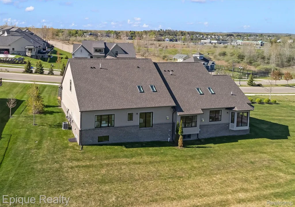 171 E Market Street Oxford Charter Township MI 48371