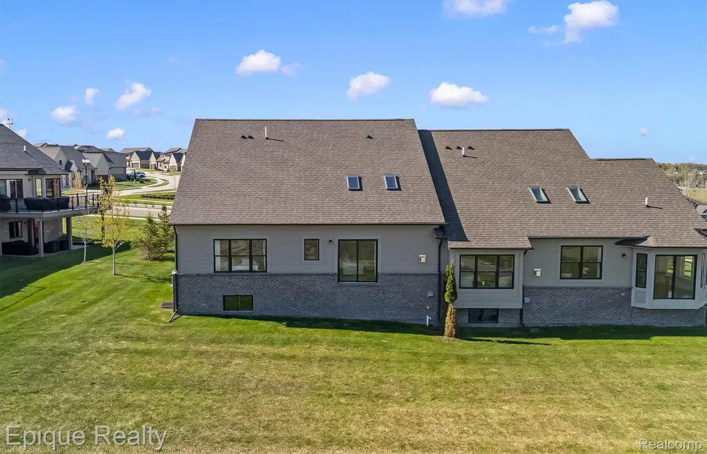 171 E Market Street Oxford Charter Township MI 48371