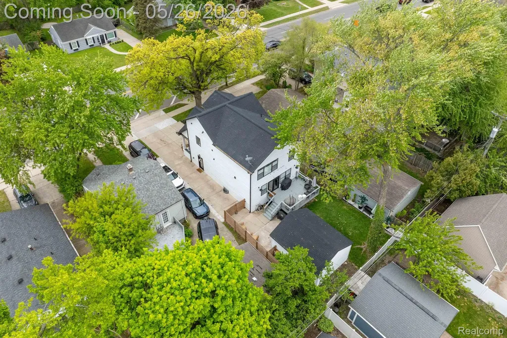 1339 E 14 Mile Road Birmingham City MI 48009
