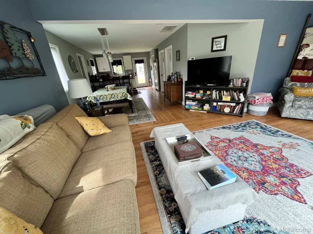 5036 Woodland Lane East China Township MI 48054