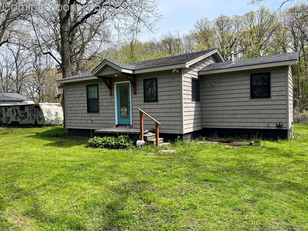 5036 Woodland Lane East China Township MI 48054