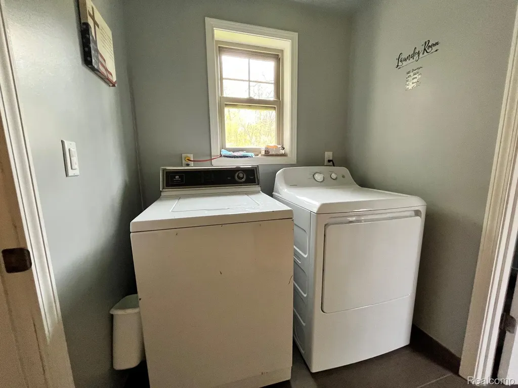 5036 Woodland Lane East China Township MI 48054