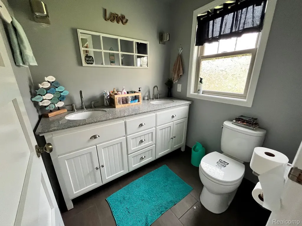 5036 Woodland Lane East China Township MI 48054