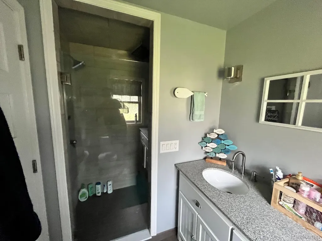 5036 Woodland Lane East China Township MI 48054