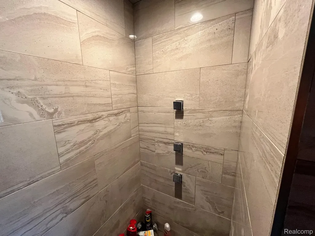 5036 Woodland Lane East China Township MI 48054