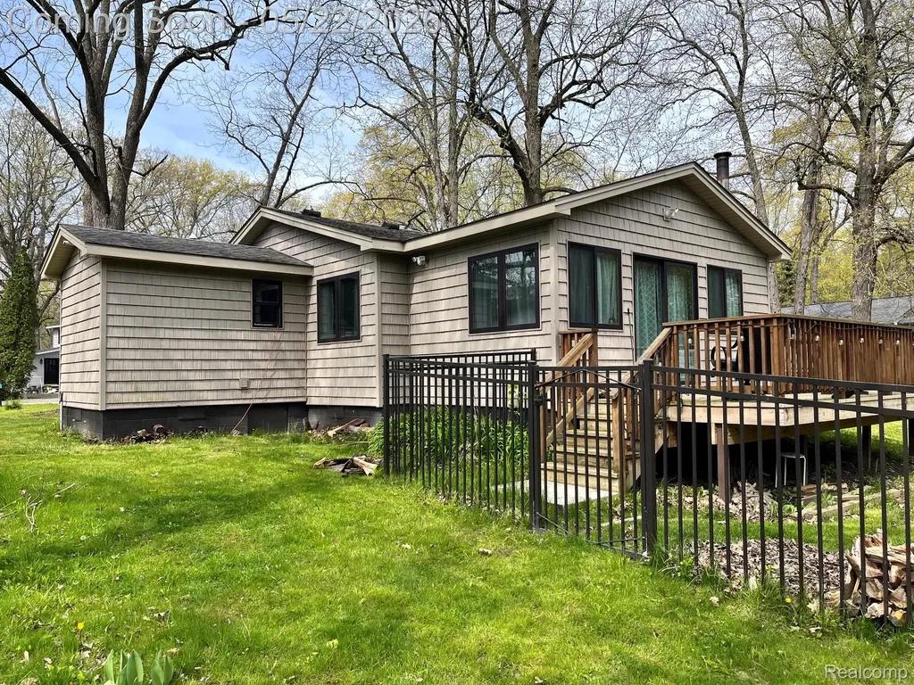 5036 Woodland Lane East China Township MI 48054