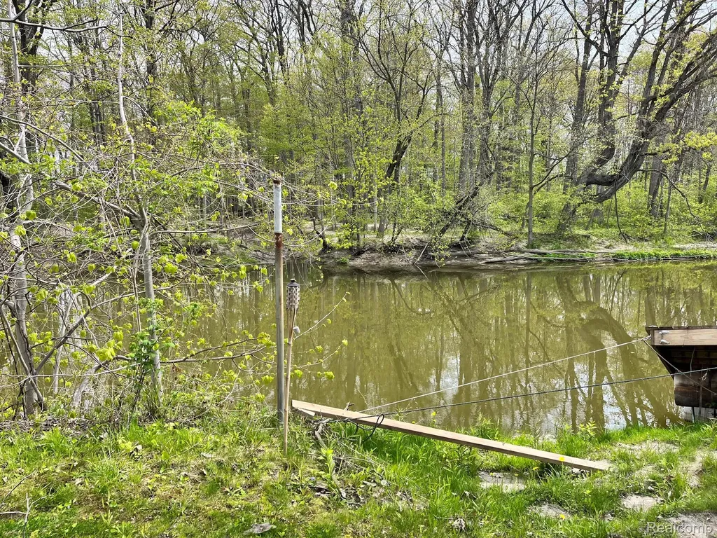 5036 Woodland Lane East China Township MI 48054