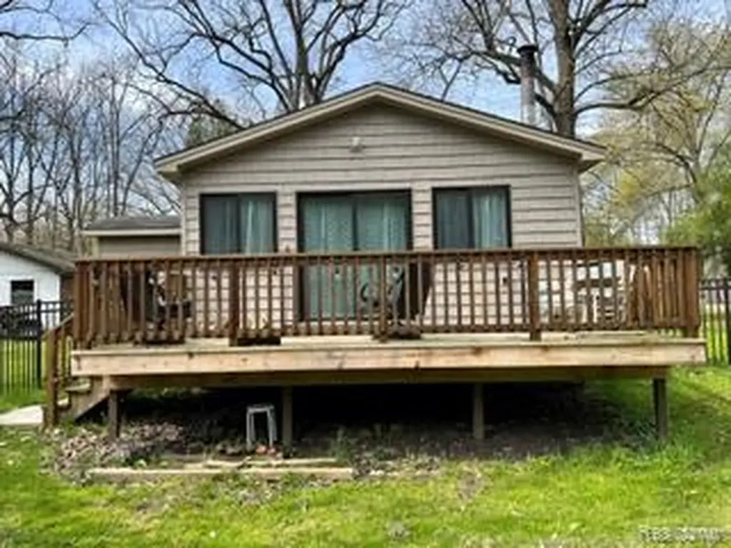 5036 Woodland Lane East China Township MI 48054