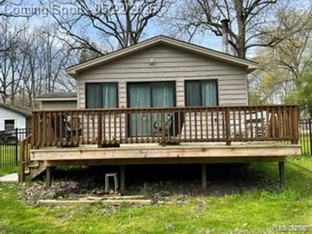 5036 Woodland Lane East China Township MI 48054