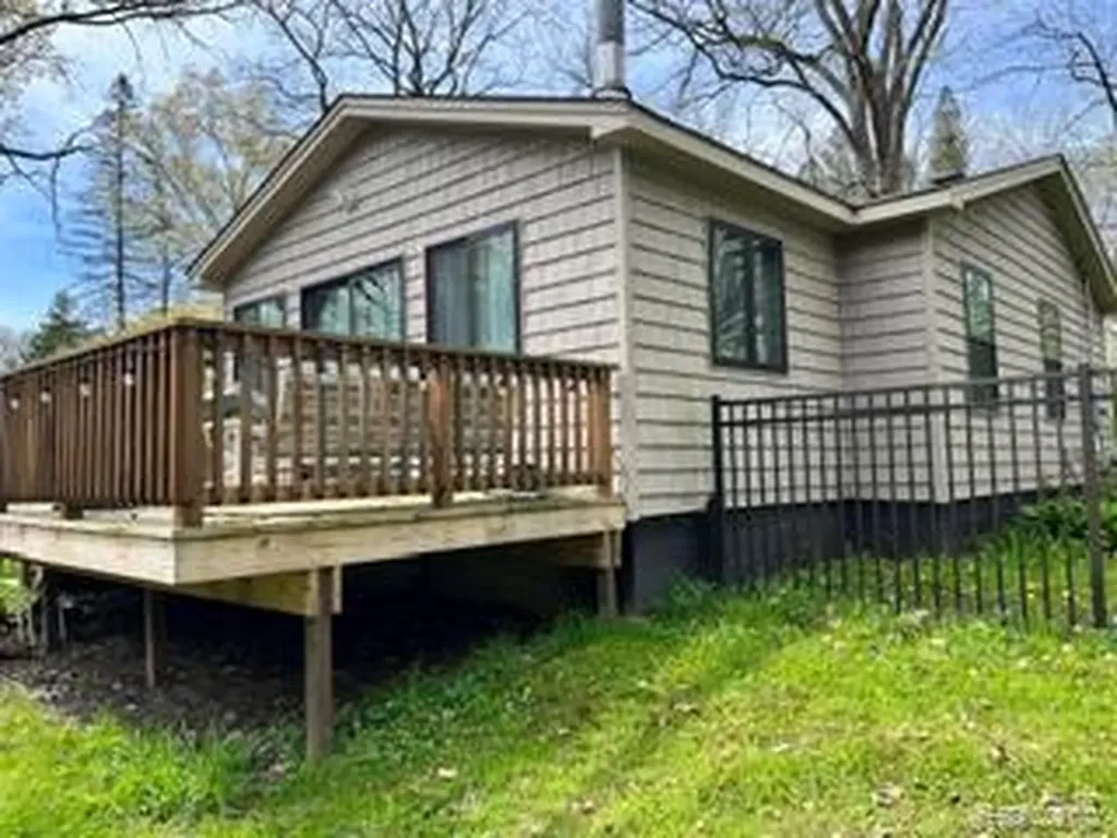 5036 Woodland Lane East China Township MI 48054