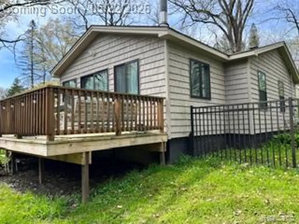 5036 Woodland Lane East China Township MI 48054