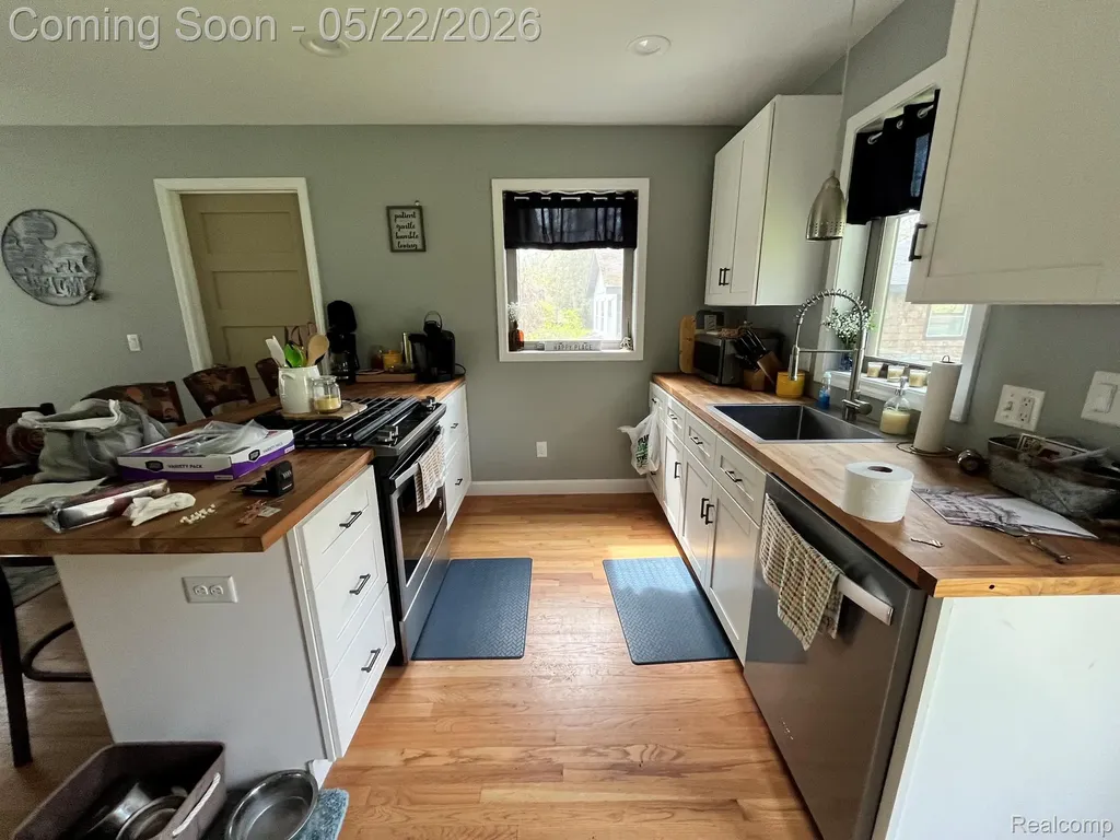 5036 Woodland Lane East China Township MI 48054