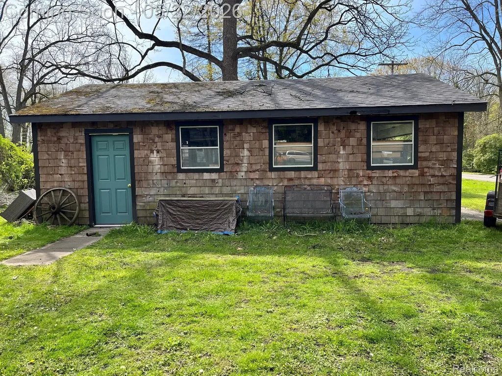 5036 Woodland Lane East China Township MI 48054